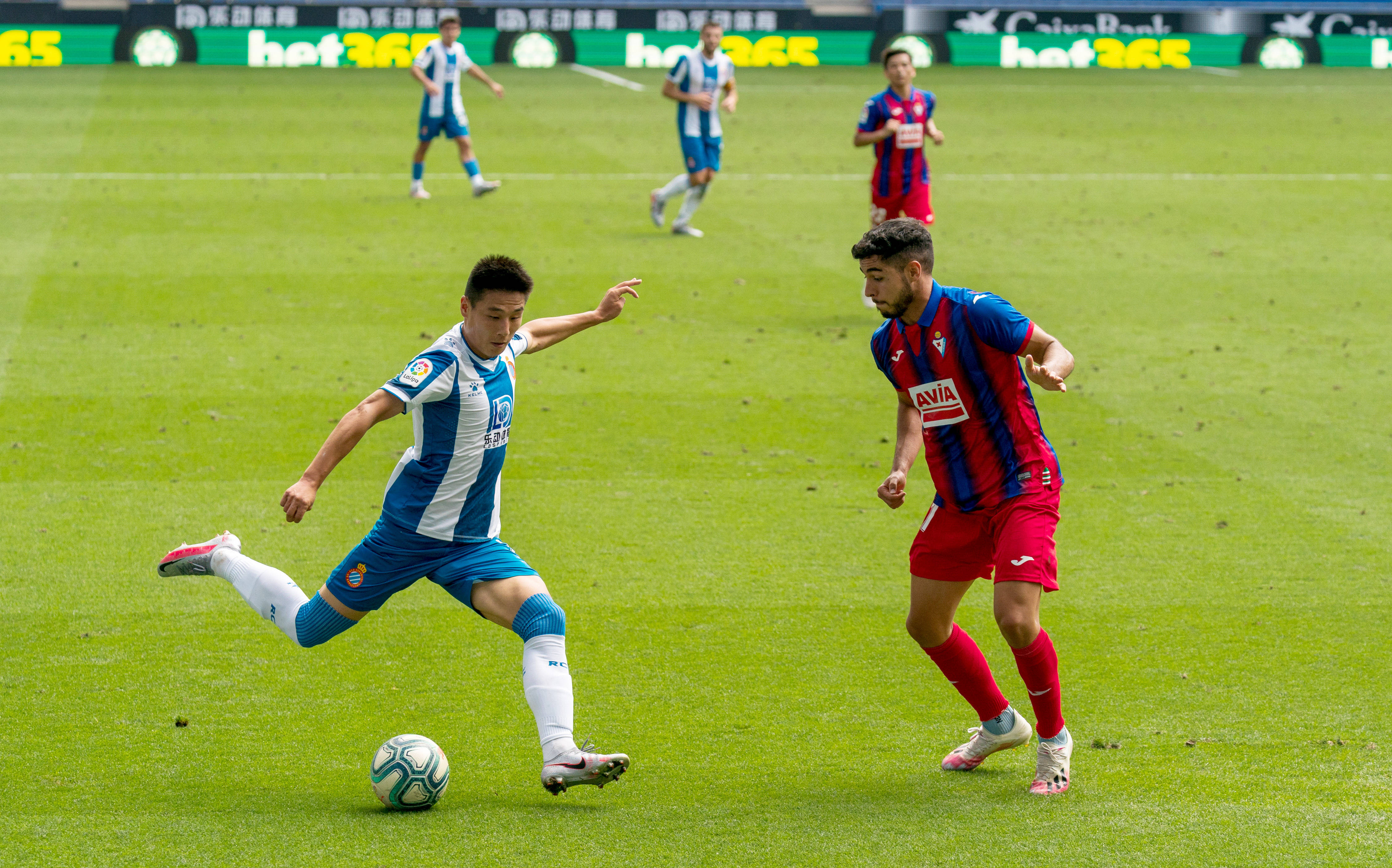 星空体育-埃瓦尔队主场逆转胜出，士气爆棚