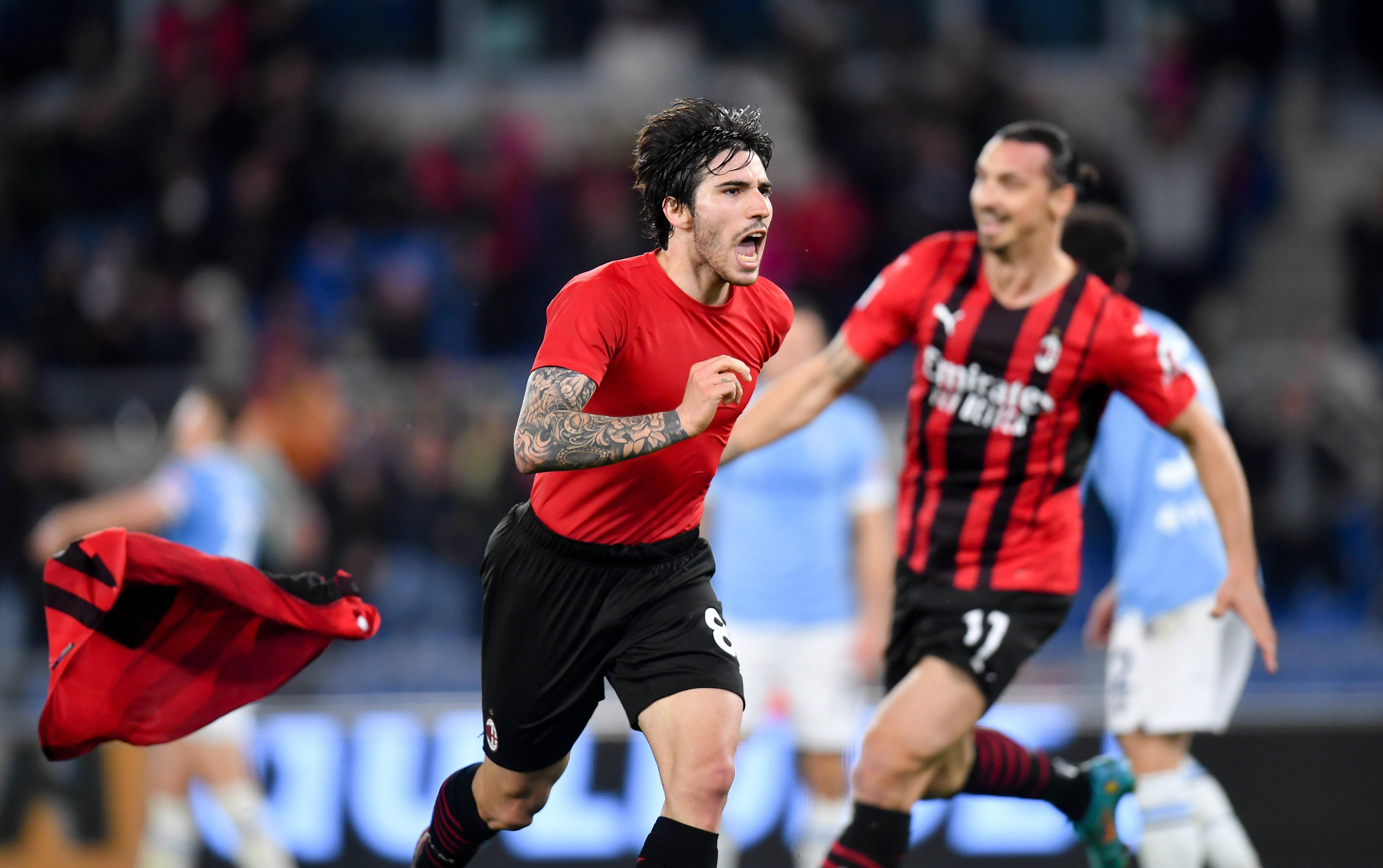 AC米兰逆袭,成功晋级国际足球比赛半决赛 AC米兰逆袭,成功晋级国际足球比赛半决赛