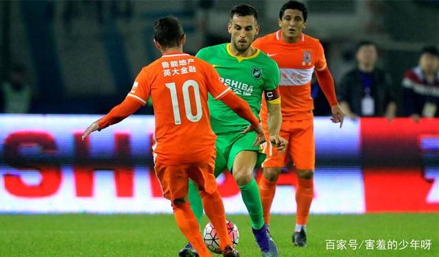 绿城对阵苏宁,中场争夺成焦点 绿城对阵苏宁,中场争夺成焦点