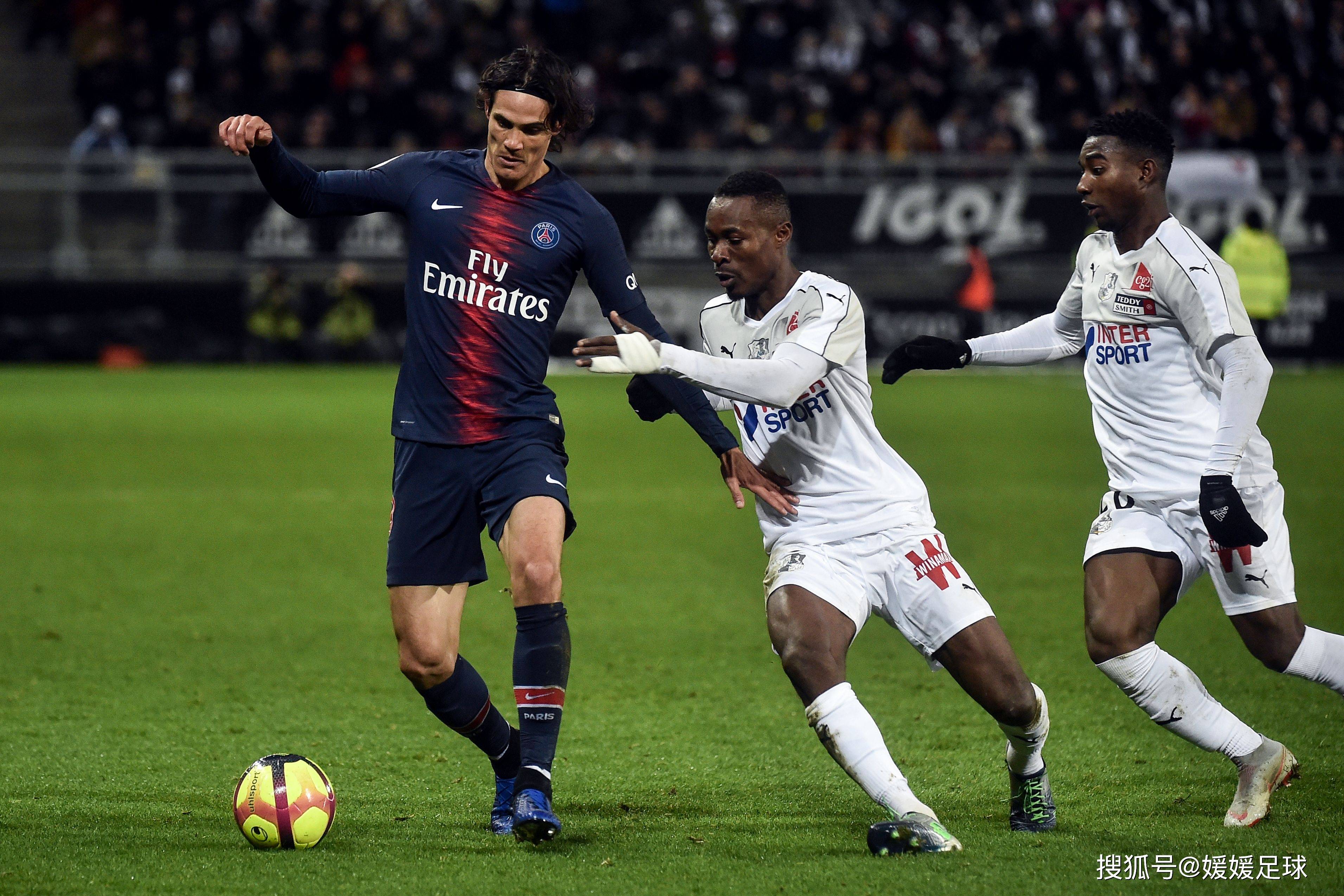 星空体育-亚眠球员集结备战新赛季，雄心勃勃