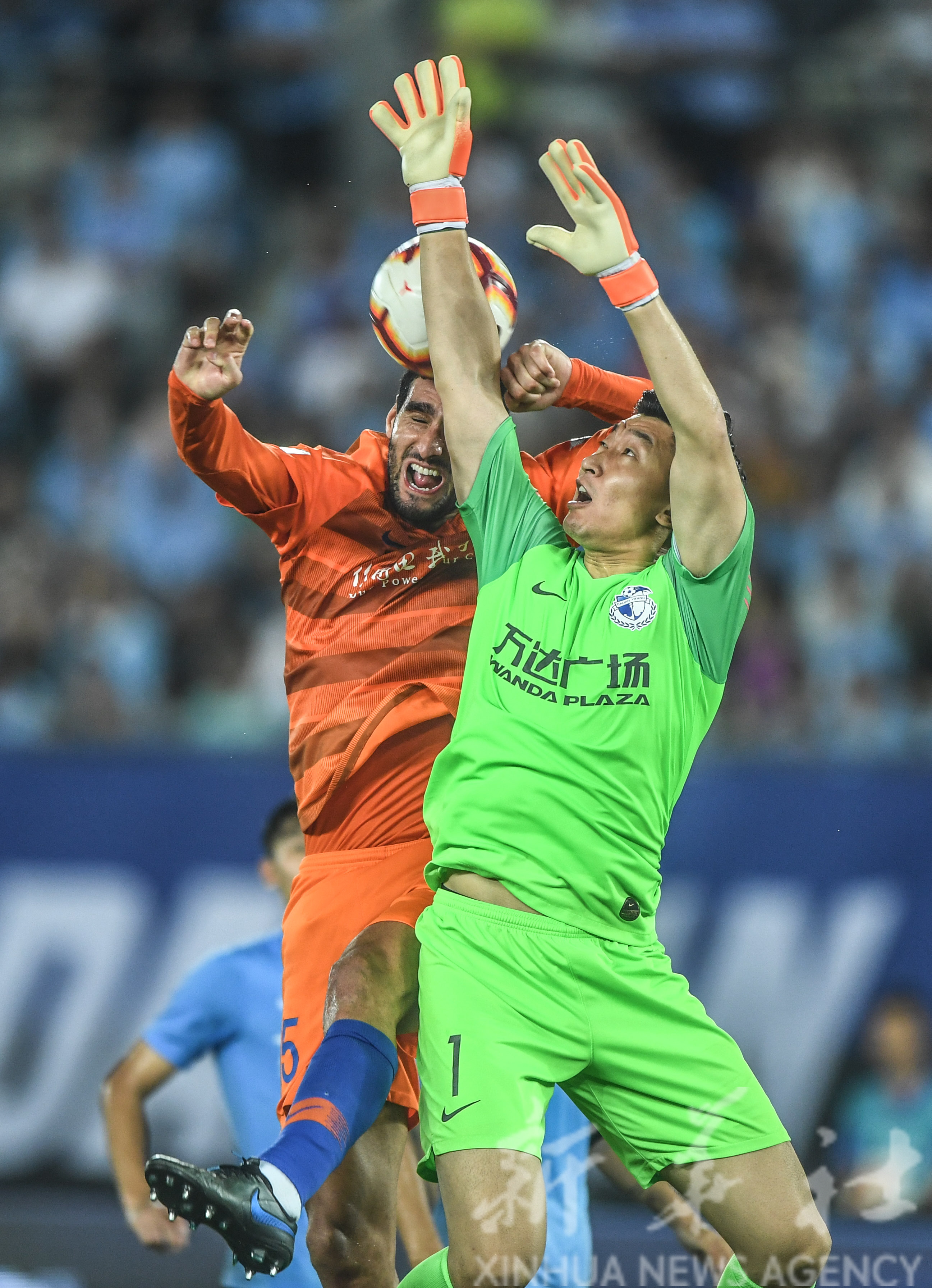 博阿滕重返拜仁慕尼黑,球迷盼其助球队重返巅峰 博阿滕重返拜仁慕尼黑,球迷盼其助球队重返巅峰