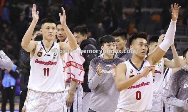 山东英豪客场凭借疯狂表现逆转广东宏远,激烈冲突引发球迷热议 山东英豪客场凭借疯狂表现逆转广东宏远,激烈冲突引发球迷热议