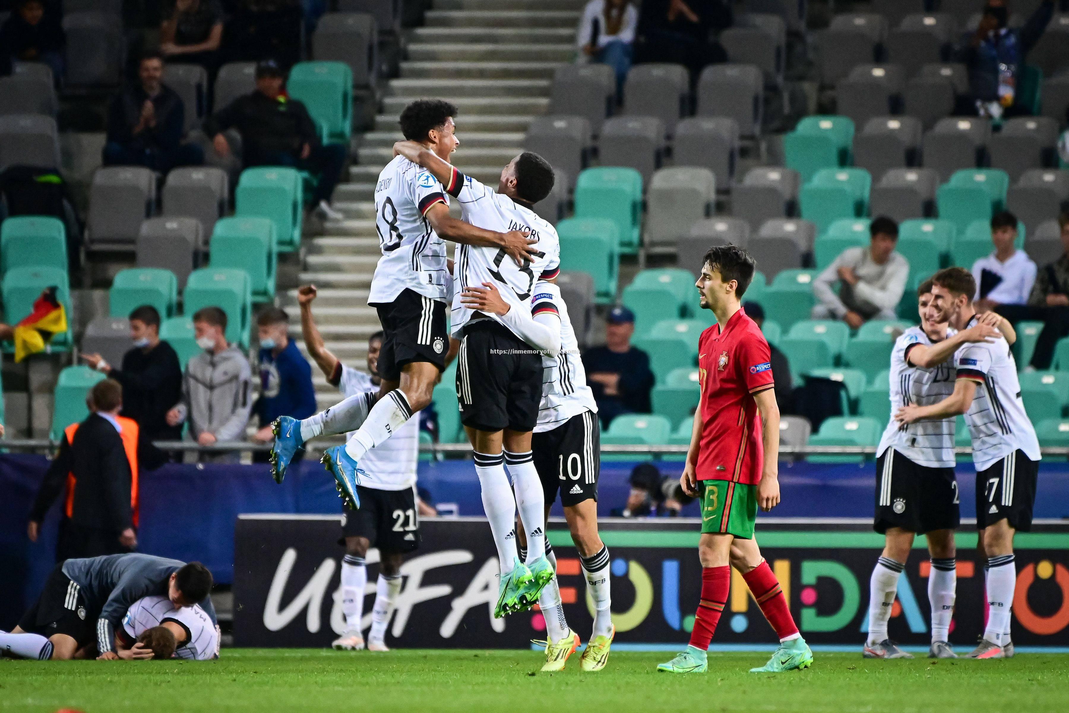 卢布尔雅那迎来欧洲杯8强赛 卢布尔雅那迎来欧洲杯8强赛