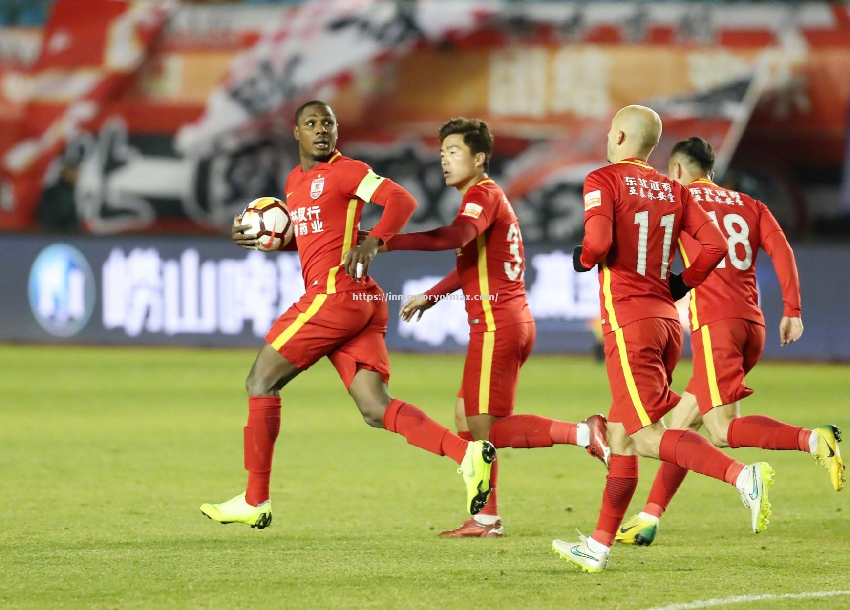 上港力克力帆,进入中超半决赛的行列 上港力克力帆,进入中超半决赛的行列