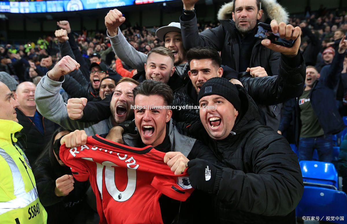 竞争激烈,场上球员拼尽全力 竞争激烈,场上球员拼尽全力