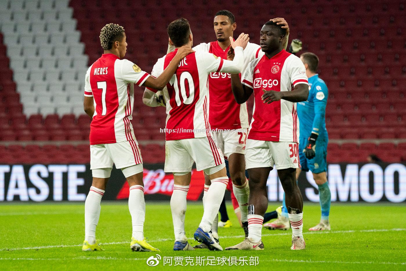 阿贾克斯主场战胜格拉茨,小组出线形势不明朗 阿贾克斯主场战胜格拉茨,小组出线形势不明朗