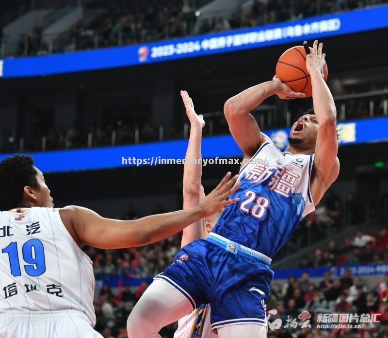 新疆男篮主场大胜上海队,豪取四连胜 新疆男篮主场大胜上海队,豪取四连胜