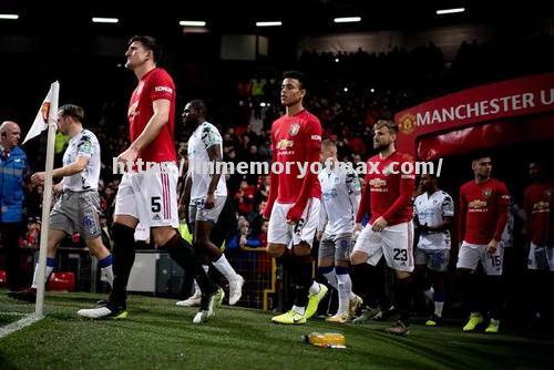 星空体育-利物浦客场逼平曼联，继续保持领先地位