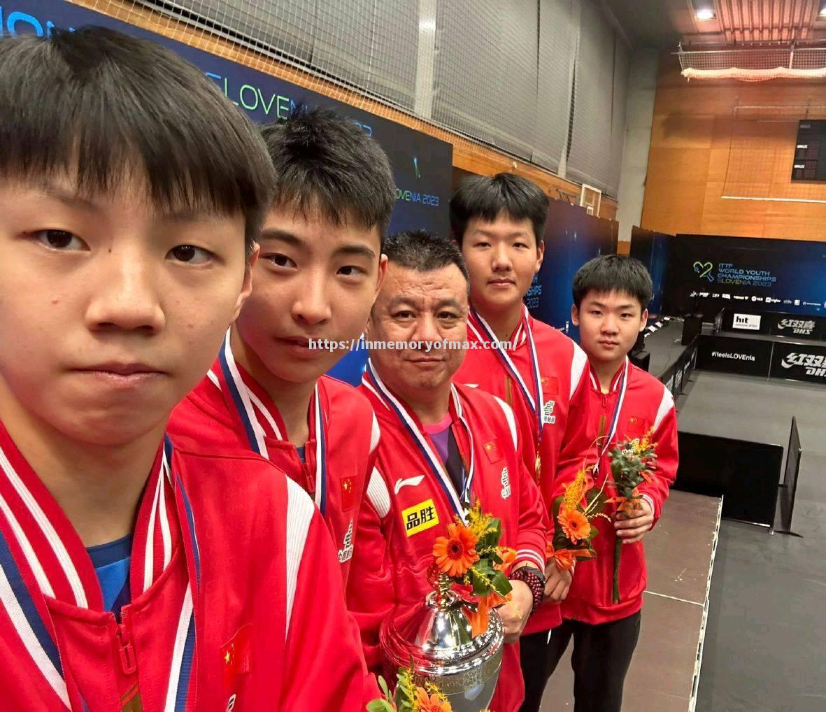 比赛焦灼激烈,球队誓胜对手夺冠 比赛焦灼激烈,球队誓胜对手夺冠