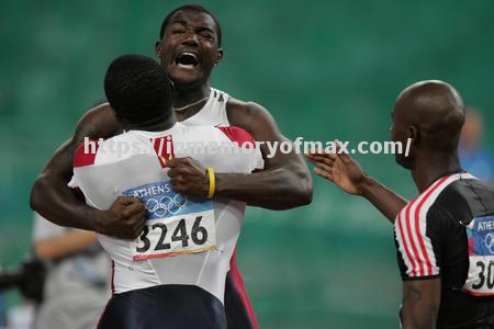 美国短跑选手高兴得意,夺得男子百米亚军 美国短跑选手高兴得意,夺得男子百米亚军