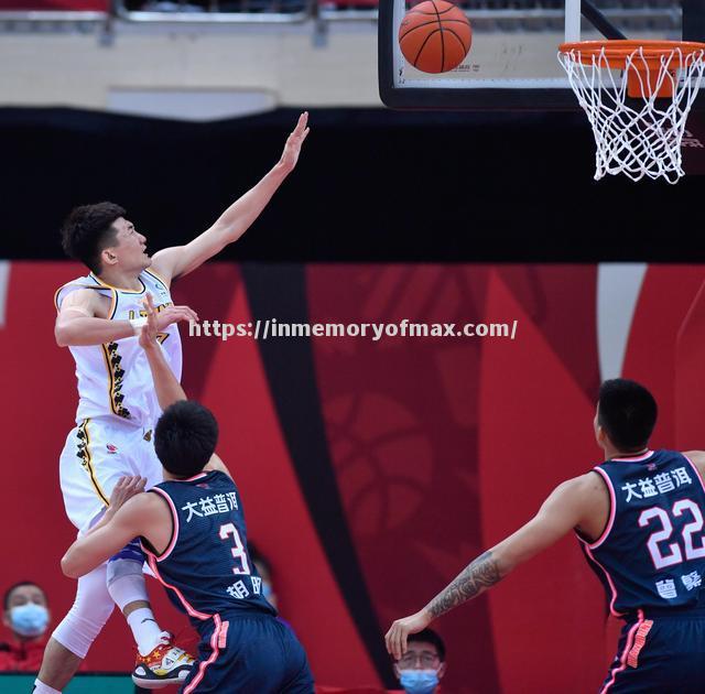 上海男篮突破困境,连胜在望振奋球迷心情! 上海男篮突破困境,连胜在望振奋球迷心情!