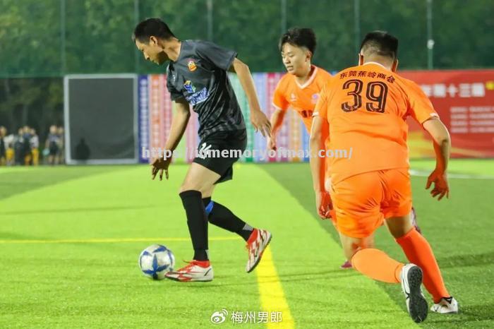 角逐激烈的足球对抗赛将上演 角逐激烈的足球对抗赛将上演