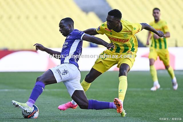 RB莱比锡以惊人比分战胜对手,夺得三分 RB莱比锡以惊人比分战胜对手,夺得三分