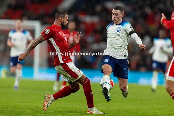 欧预赛比赛现场疯狂呐喊 欧预赛比赛现场疯狂呐喊