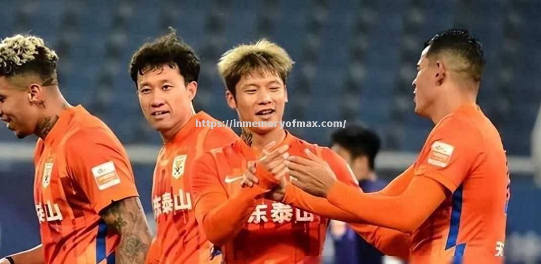 两强对决引发球迷热议 两强对决引发球迷热议