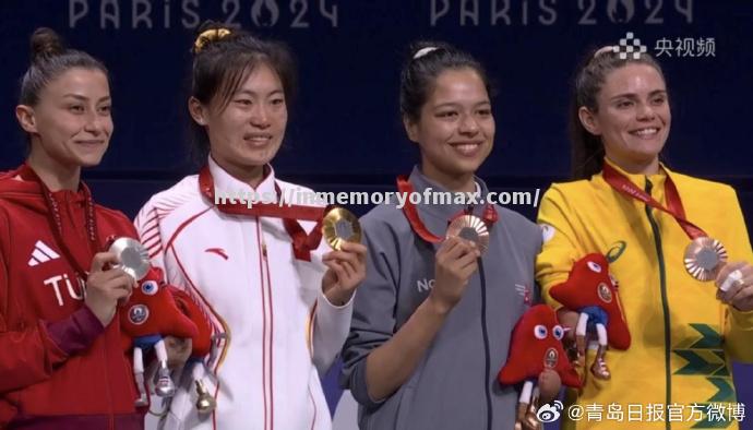 法國奪得跆拳道金牌,賽後合影感人 法國奪得跆拳道金牌,賽後合影感人