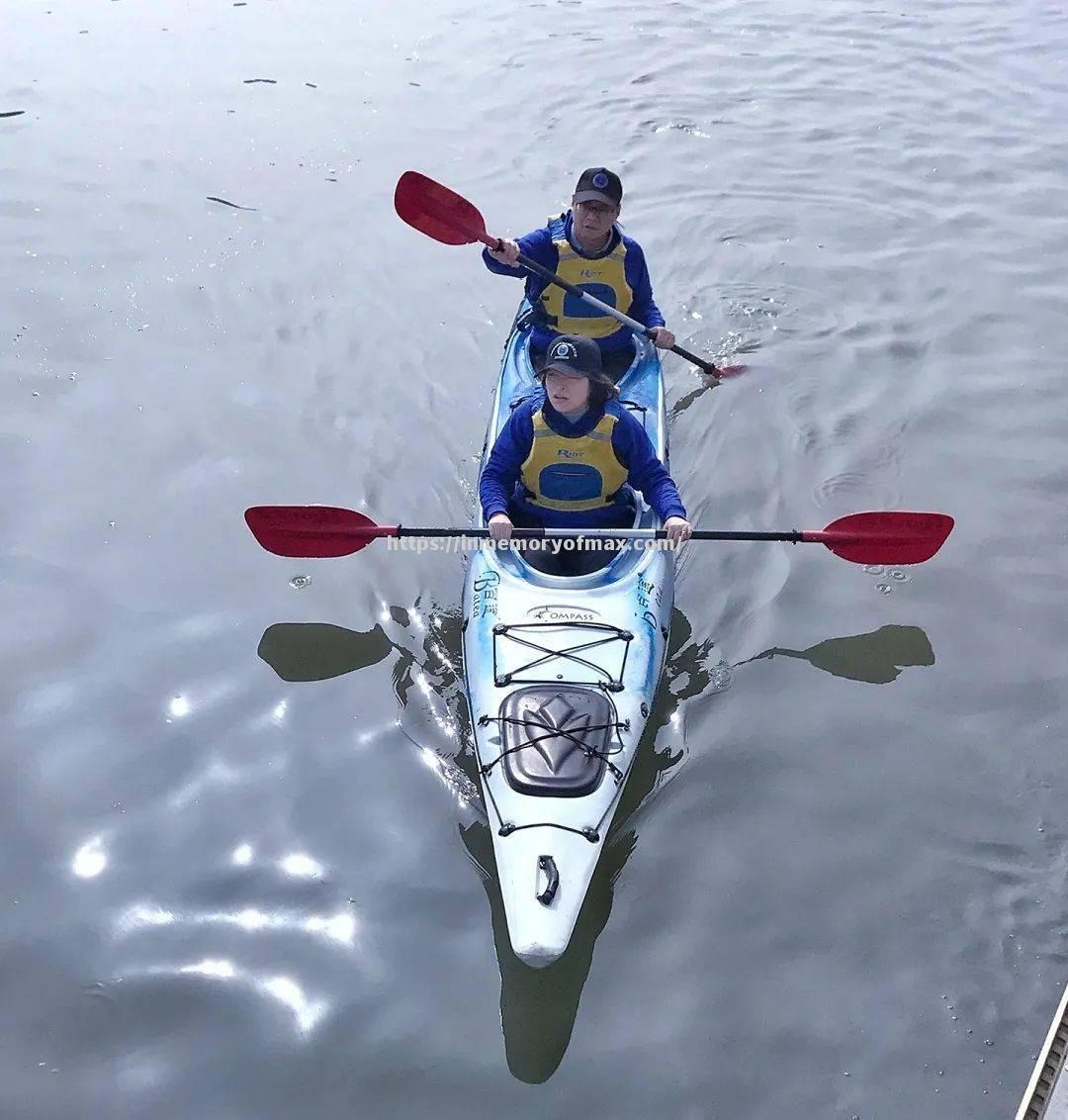 默契配合!双人划船比赛无缝衔接 默契配合!双人划船比赛无缝衔接