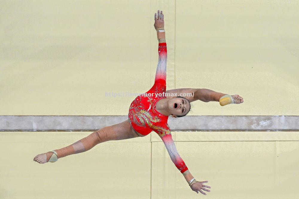 加拿大女子体操队表现出色获得奖牌 加拿大女子体操队表现出色获得奖牌