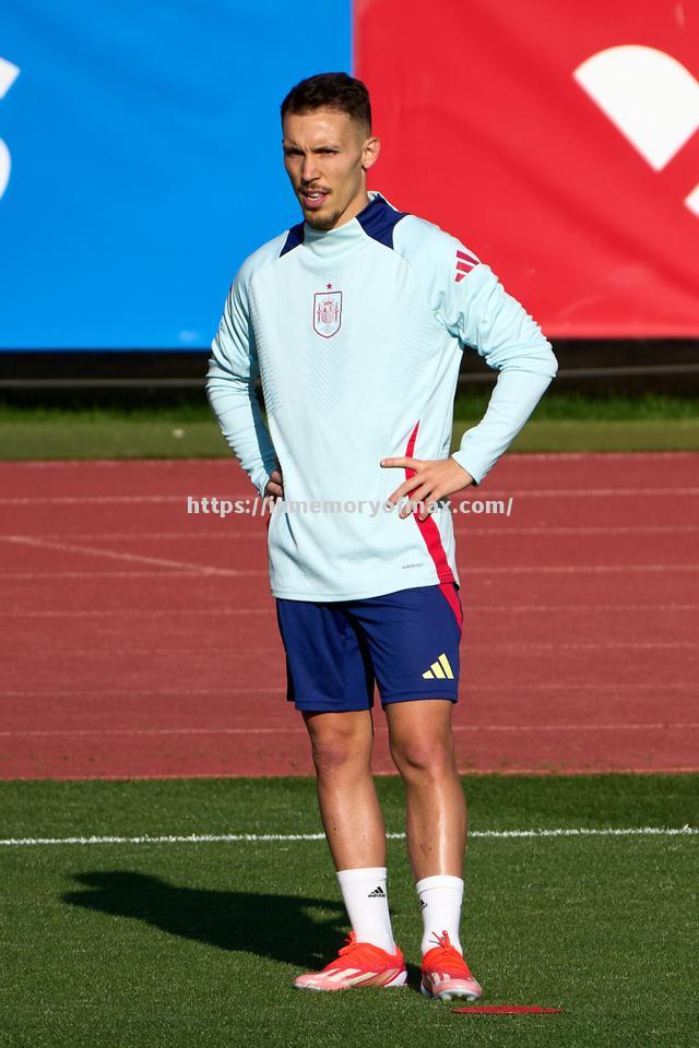 诺里奇主场大捷,球队士气大振 诺里奇主场大捷,球队士气大振