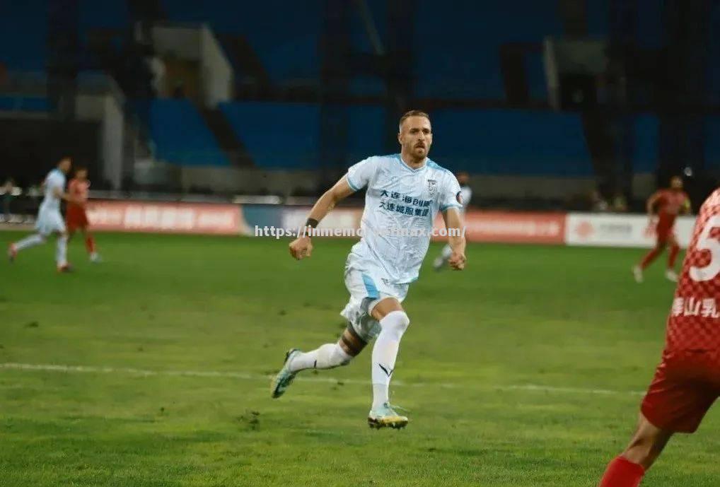 前锋破门恢复状况,球队冲击争夺常规赛冠军 前锋破门恢复状况,球队冲击争夺常规赛冠军