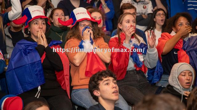 球员与球迷互动活动吸引关注 球员与球迷互动活动吸引关注