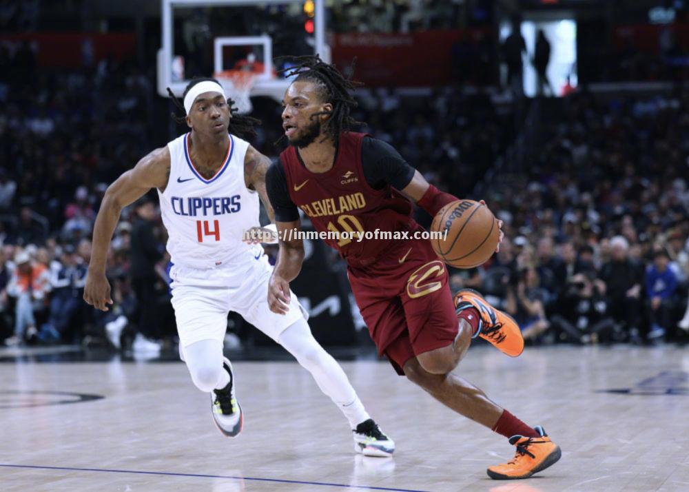 一箭穿心:独行侠射杀骑士实现大逆转 一箭穿心:独行侠射杀骑士实现大逆转