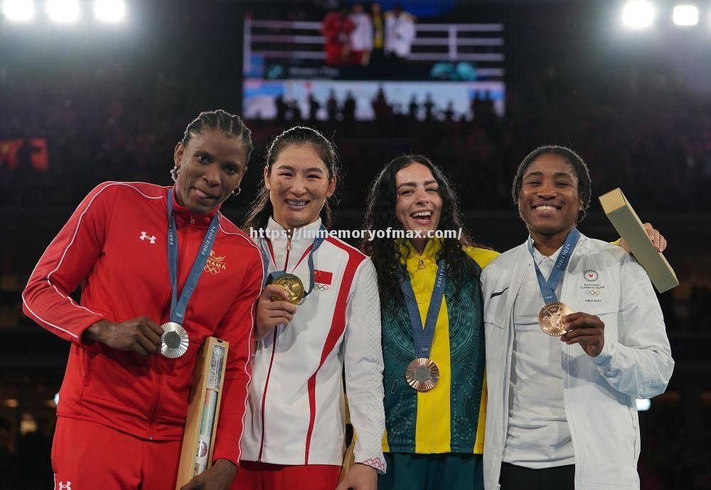 星空体育-拳击比赛中马来西亚选手拿下冠军