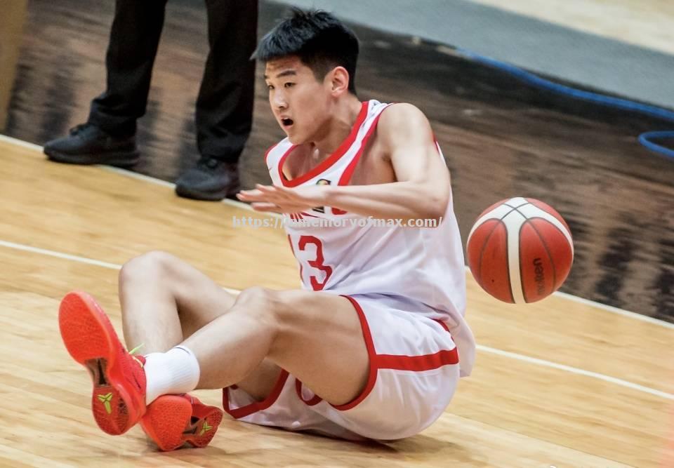 星空体育-沙尔克年轻新秀崭露头角，成为球队未来希望