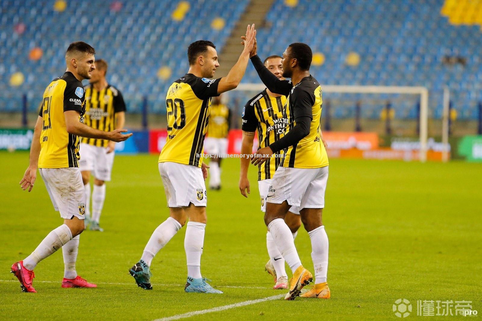 星空体育-阿贾克斯主场胜利，继续追赶榜首团队