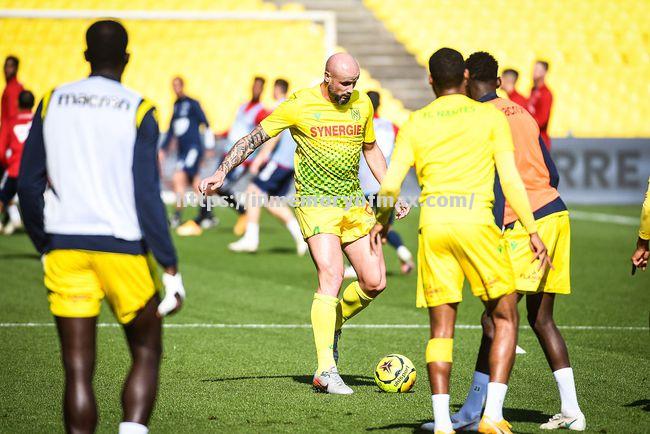 星空体育-里昂队开展对南特的主场角逐