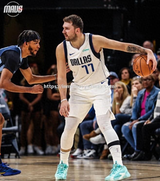 独行侠客场击败灰熊，继续保持势头