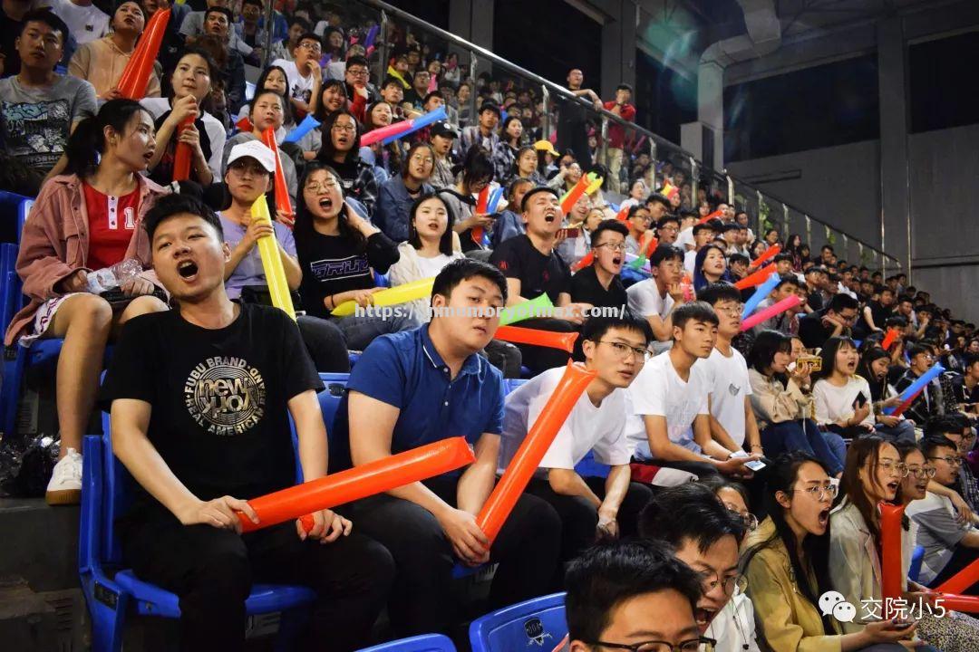 星空体育-火爆对决拉开序幕，赛场情绪高涨
