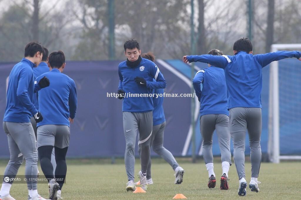 猛龙球员接受训练备战下一场比赛 猛龙球员接受训练备战下一场比赛