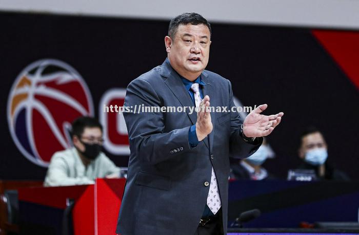 主教练战术调整有效,攻守兼顾综合实力 主教练战术调整有效,攻守兼顾综合实力