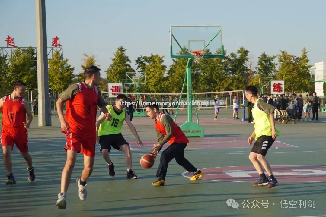 篮球技术精湛,精彩瞬间层出不穷 篮球技术精湛,精彩瞬间层出不穷